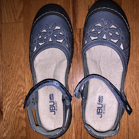 JBU Shoes - JBU Wildflower Encore Casual Shoes Size 9